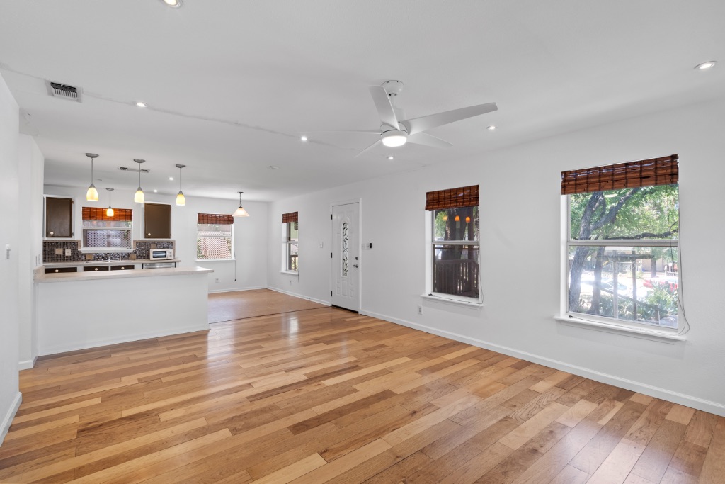 1211 Delano Street Austin, TX 78721 - Photo 4 of 30