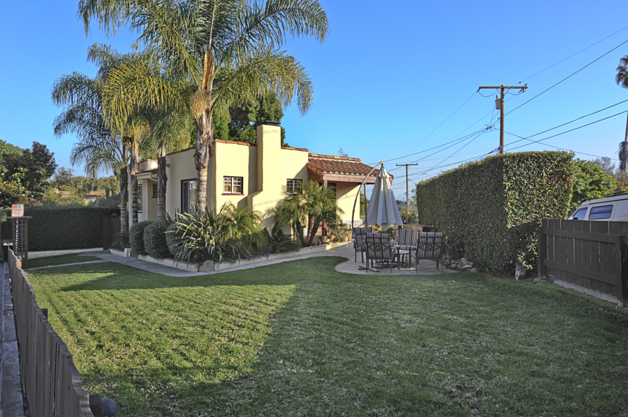 948 East Carrillo Road Santa Barbara, CA 93103 - Photo 2 of 11 Front Lawn