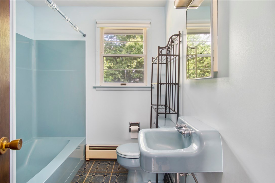 2 Riptide Street Jamestown, RI 02835 - Photo 11 of 20 Gallery Image 11