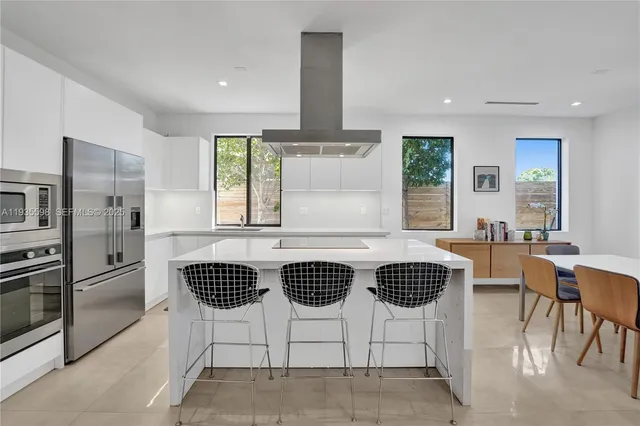 $7,450 | 3465 Southwest 3rd Avenue, Miami, FL 33145