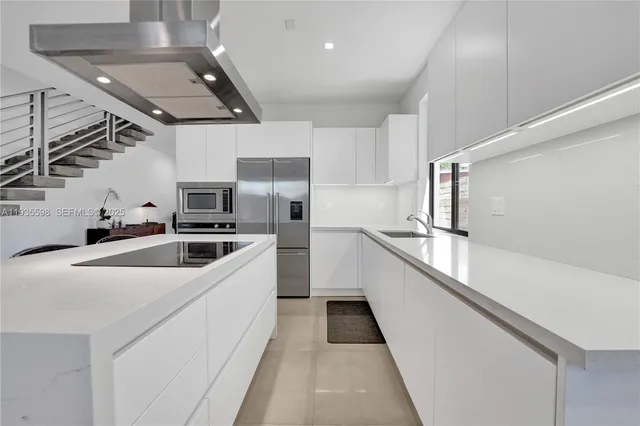 $7,450 | 3465 Southwest 3rd Avenue, Miami, FL 33145