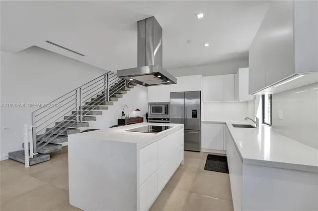 $7,450 | 3465 Southwest 3rd Avenue, Miami, FL 33145