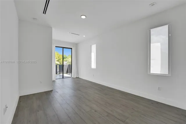 $7,450 | 3465 Southwest 3rd Avenue, Miami, FL 33145