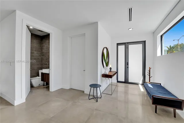 $7,450 | 3465 Southwest 3rd Avenue, Miami, FL 33145