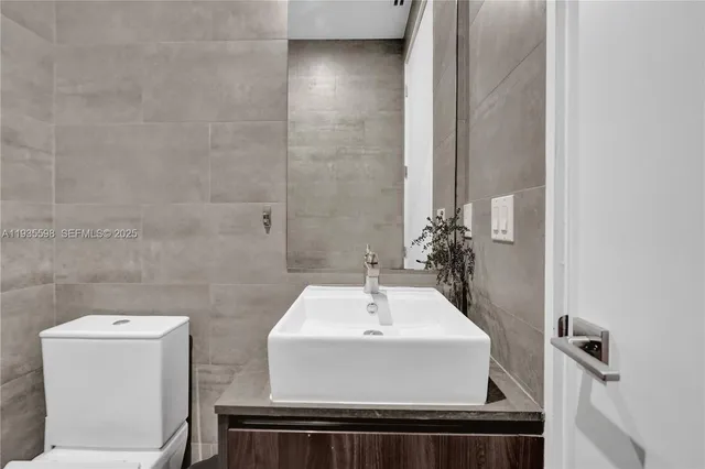 $7,450 | 3465 Southwest 3rd Avenue, Miami, FL 33145