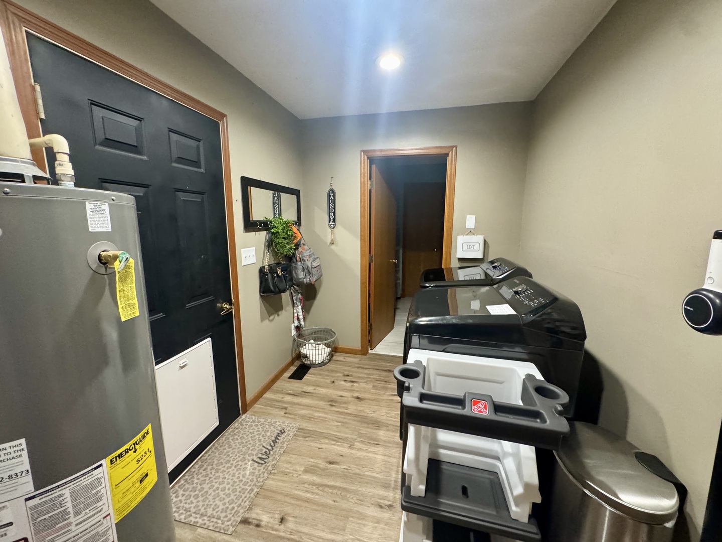 308 North Alexander Street Clinton, IL 61727 - Photo 15 of 20 a view of a hallway with workspace