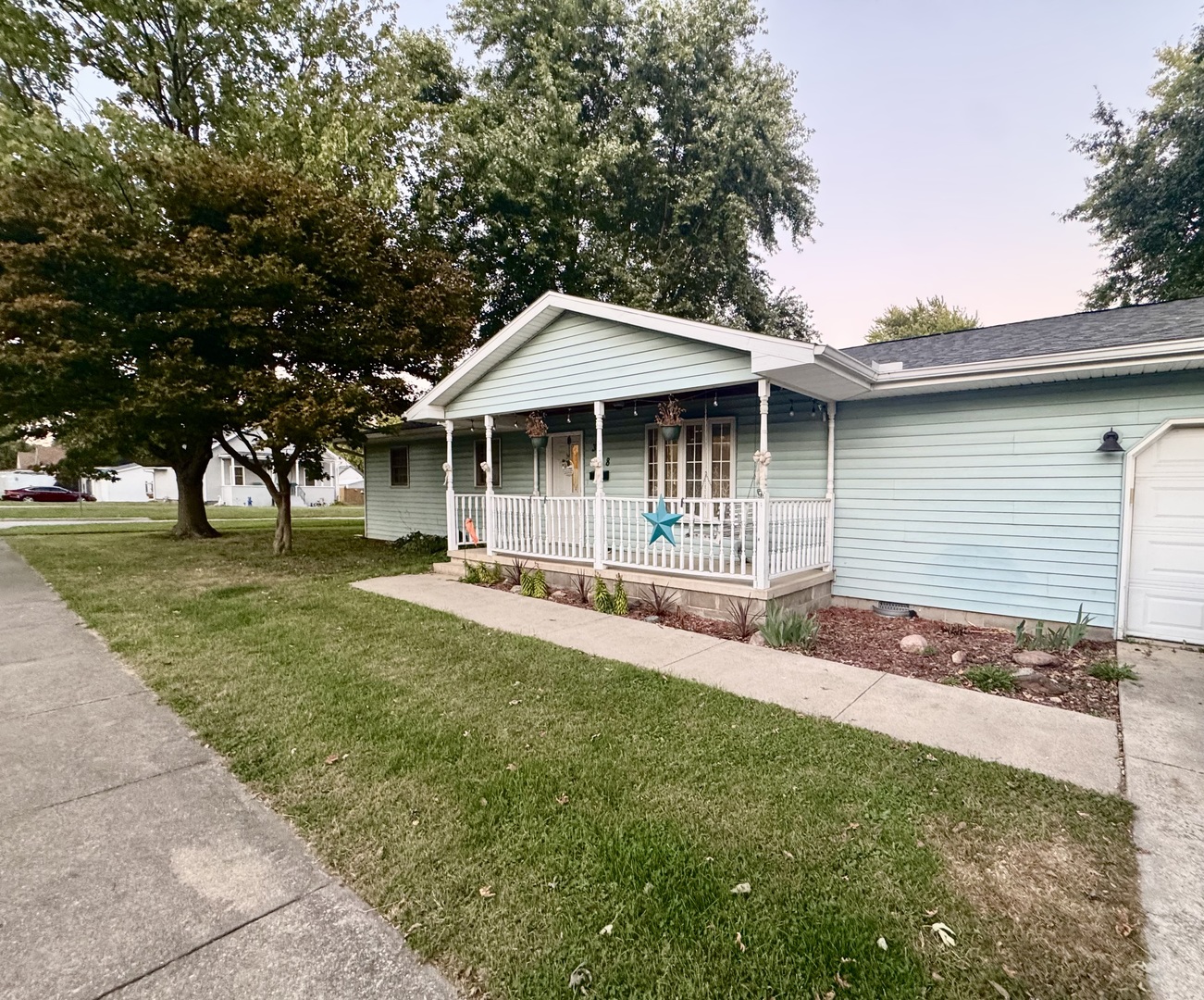 308 North Alexander Street Clinton, IL 61727 - Photo 2 of 20 a view of house with yard and outdoor seating