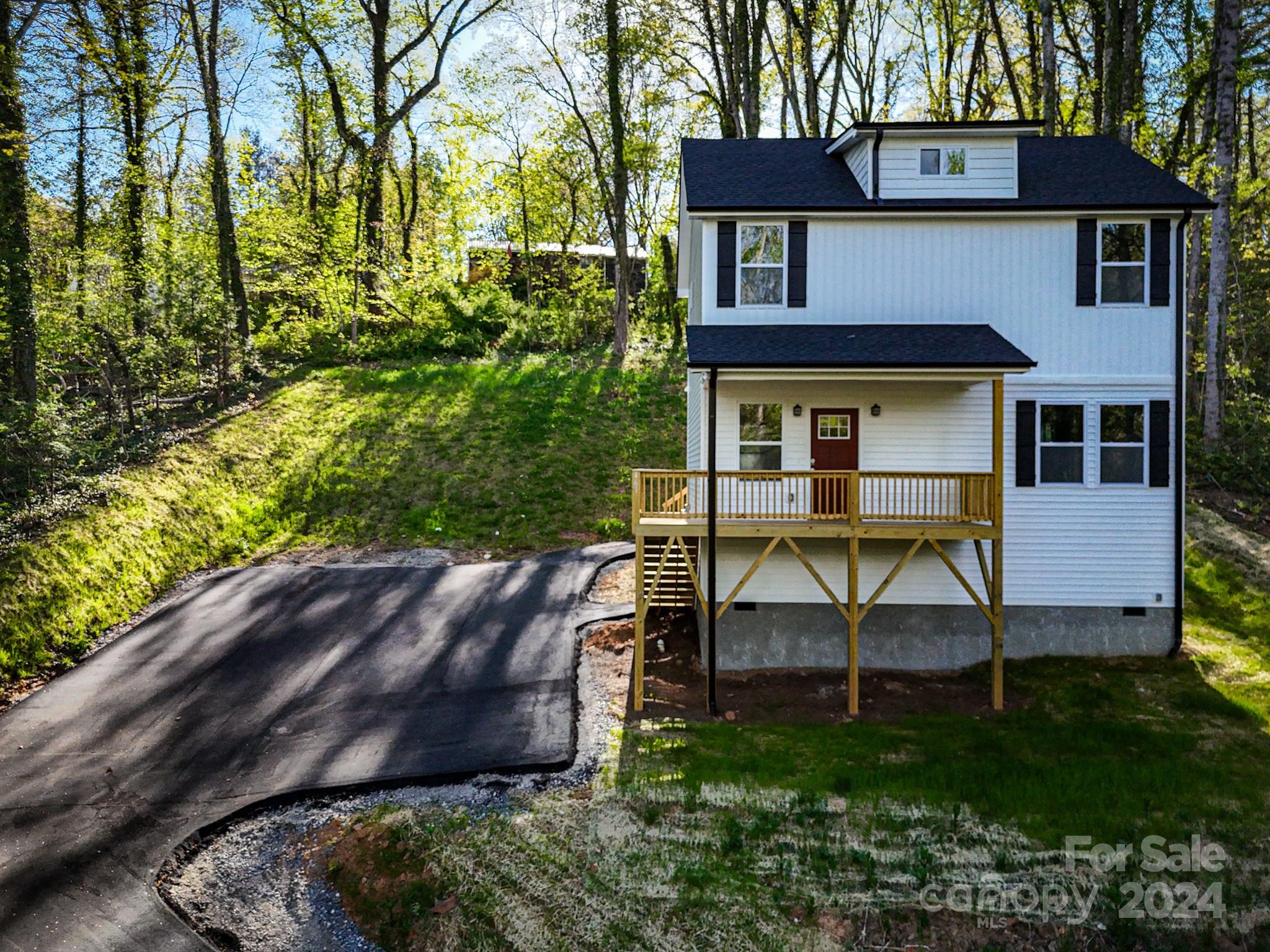 461 Governors View Road Asheville, NC 28805 - Photo 6 of 37 Gallery Image 6