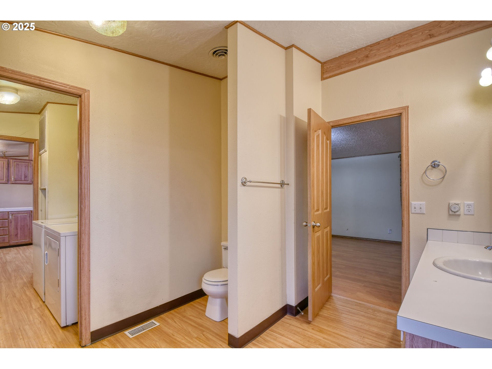 73306 Southeast 54th Street Pendleton, OR 97801 - Photo 12 of 39 a view of bathroom