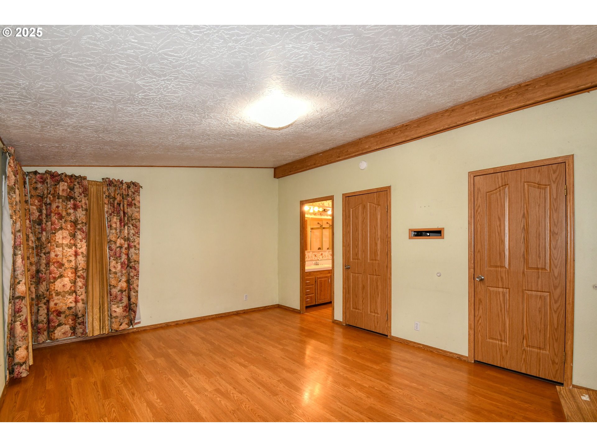 73306 Southeast 54th Street Pendleton, OR 97801 - Photo 16 of 39 a view of an empty room