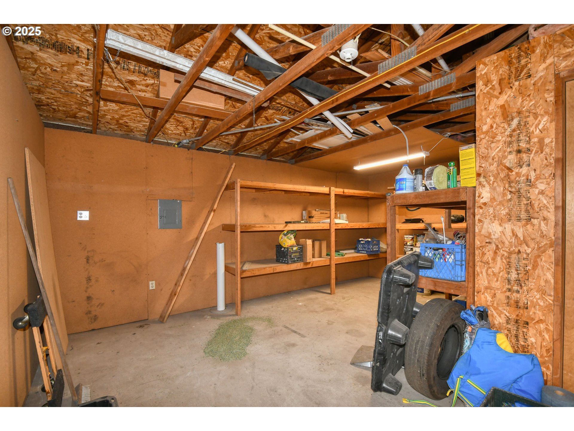 73306 Southeast 54th Street Pendleton, OR 97801 - Photo 28 of 39 a view of a room with gym equipment