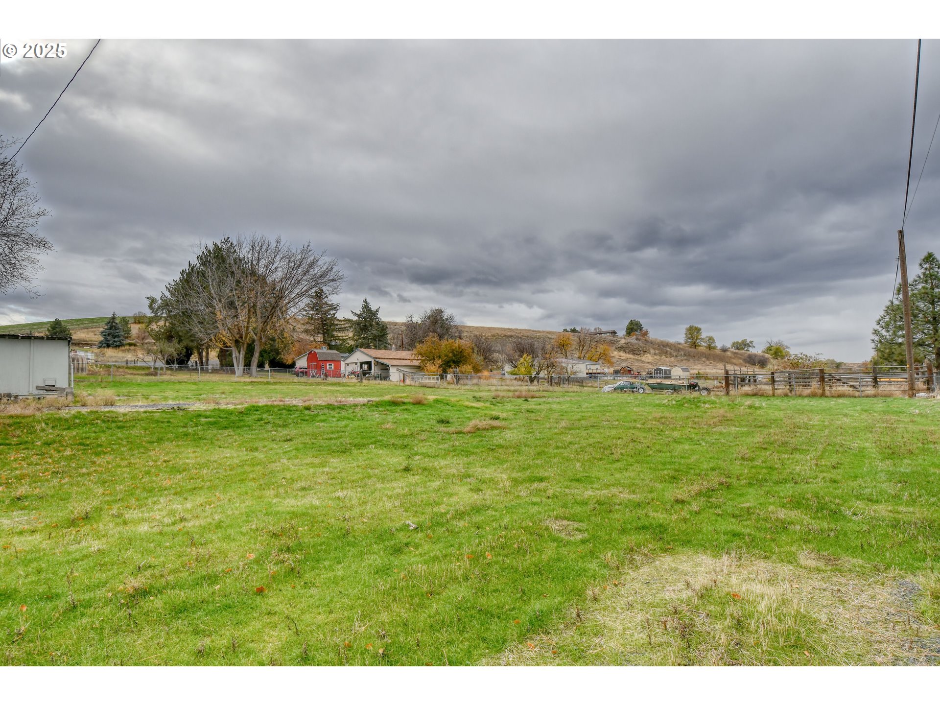 73306 Southeast 54th Street Pendleton, OR 97801 - Photo 32 of 39 a view of an outdoor space and a yard
