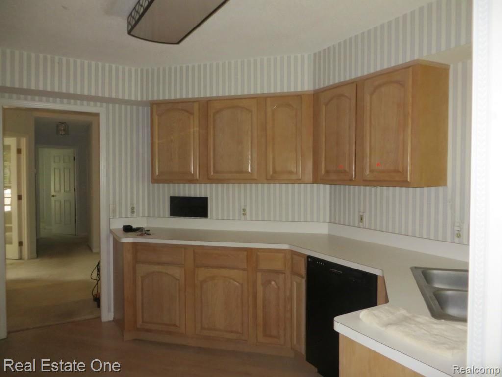 3346 Henley Court, Unit 78L Rochester, MI 48309 - Photo 14 of 21 Kitchen.jpg