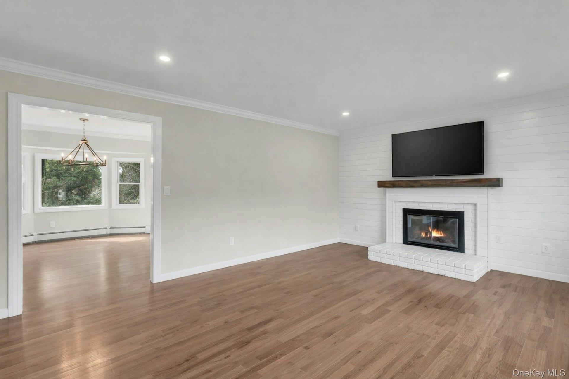 76 Maple Street Bayport, NY 11705 - Photo 11 of 38