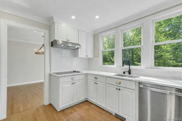 $699,000 | 76 Maple Street, Bayport, NY 11705