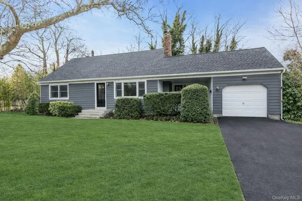 $699,000 | 76 Maple Street, Bayport, NY 11705
