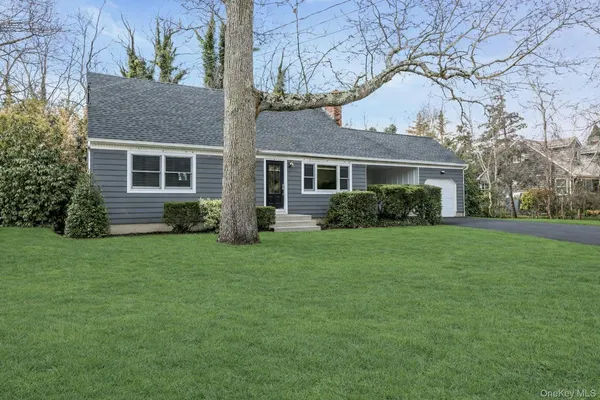 $699,000 | 76 Maple Street, Bayport, NY 11705