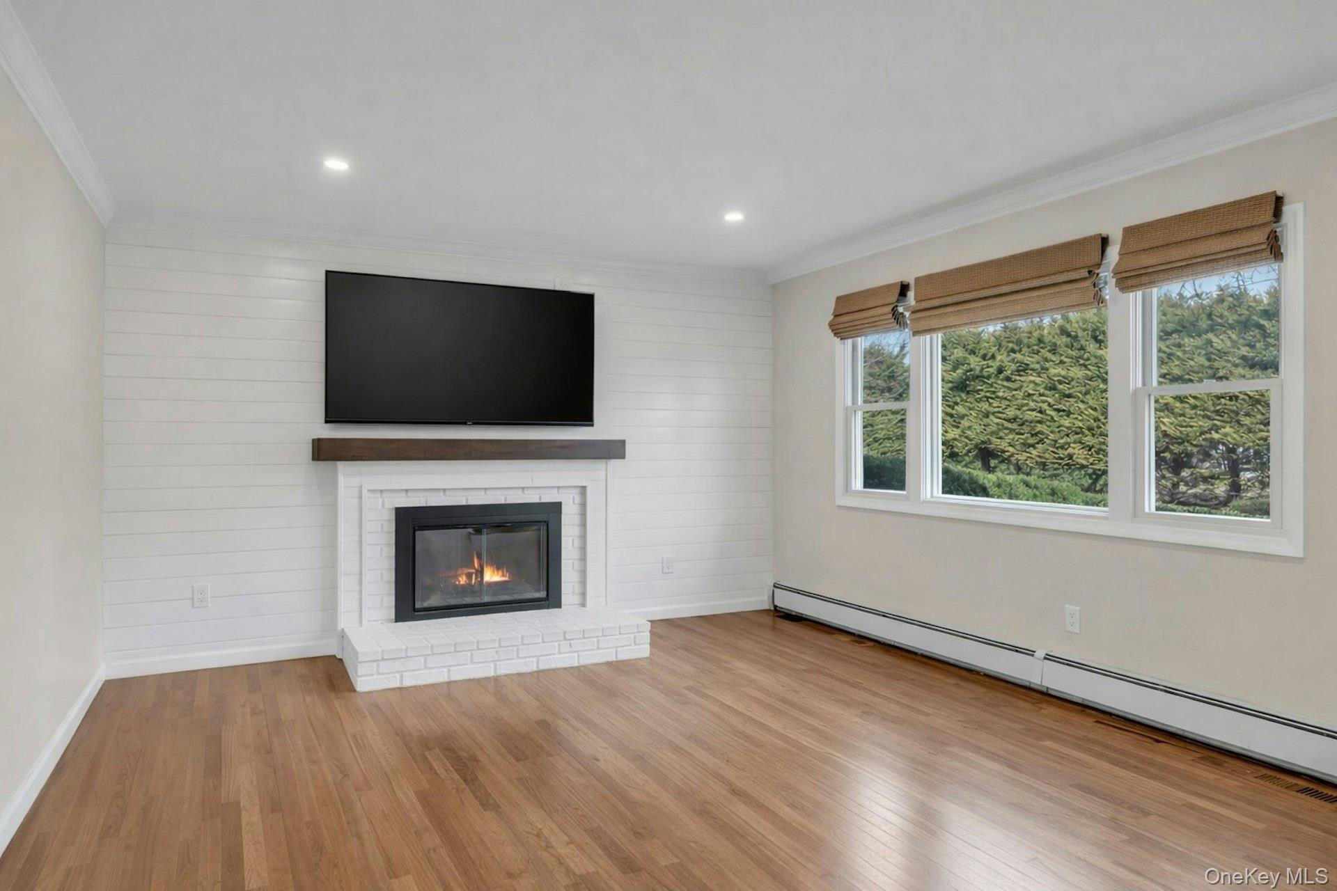 76 Maple Street Bayport, NY 11705 - Photo 7 of 38