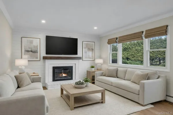 $699,000 | 76 Maple Street, Bayport, NY 11705