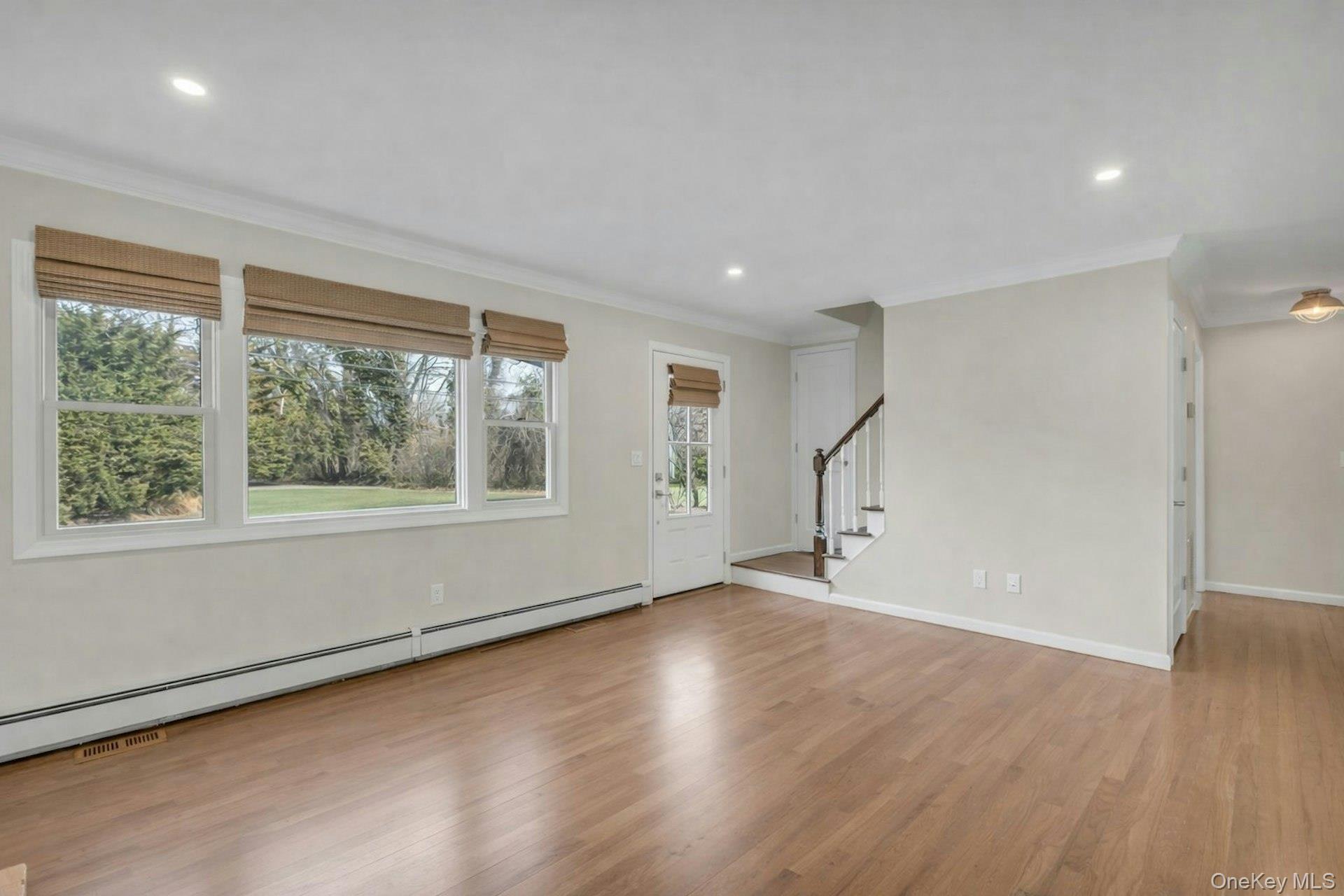 76 Maple Street Bayport, NY 11705 - Photo 9 of 38