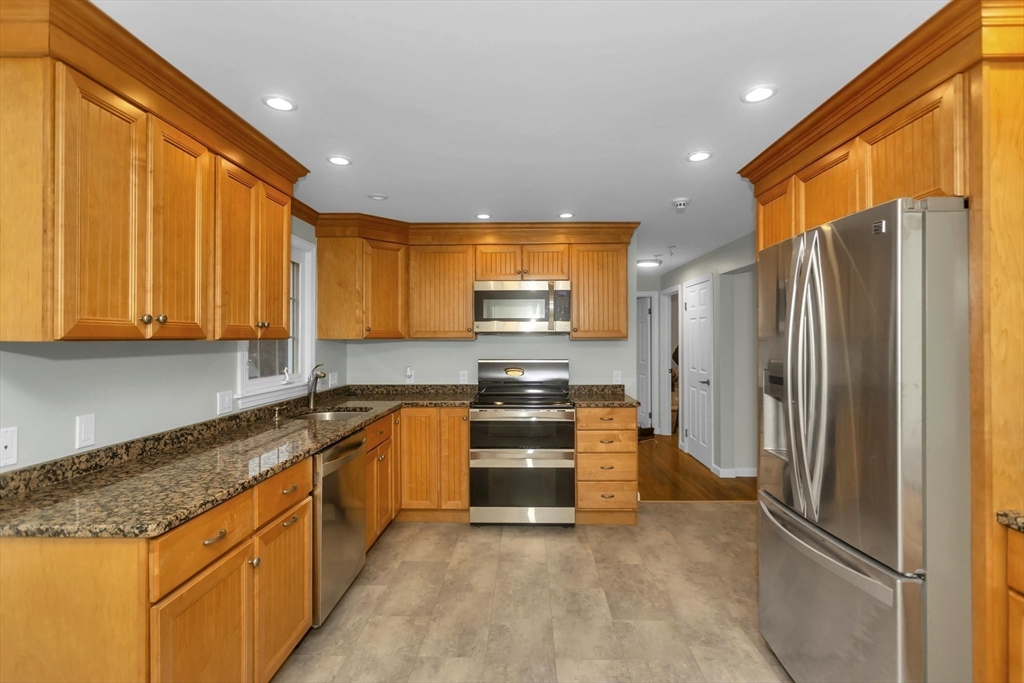 192 Gardens Drive Springfield, MA 01119 - Photo 12 of 34