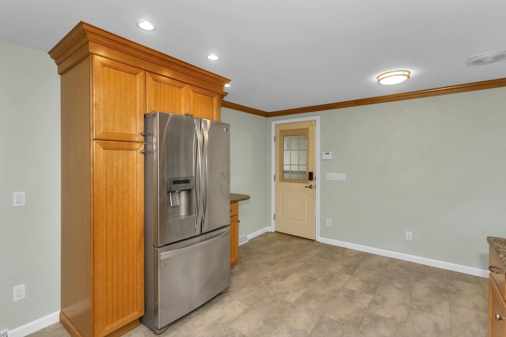 192 Gardens Drive Springfield, MA 01119 - Photo 13 of 34