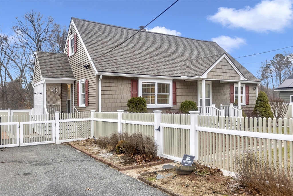 192 Gardens Drive Springfield, MA 01119 - Photo 4 of 34