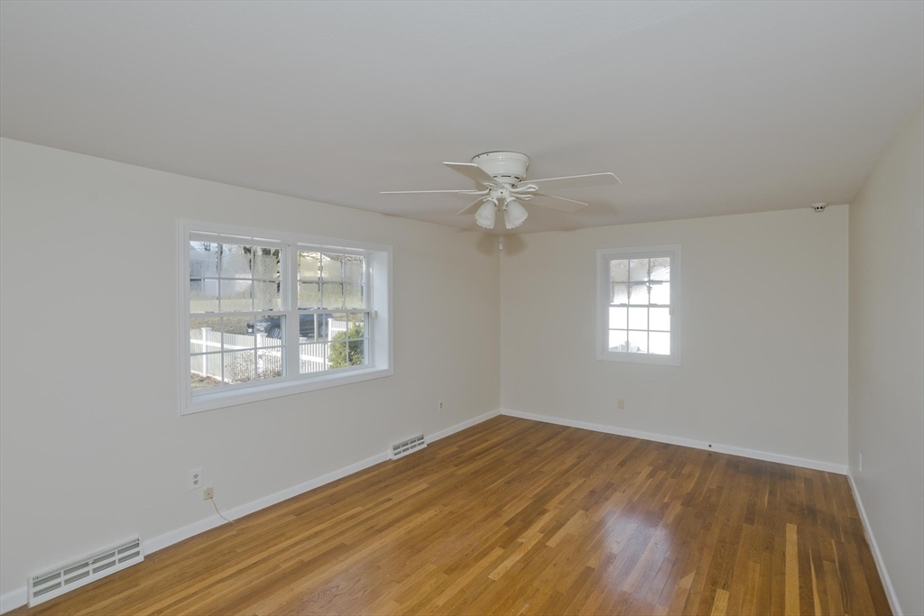 192 Gardens Drive Springfield, MA 01119 - Photo 8 of 34