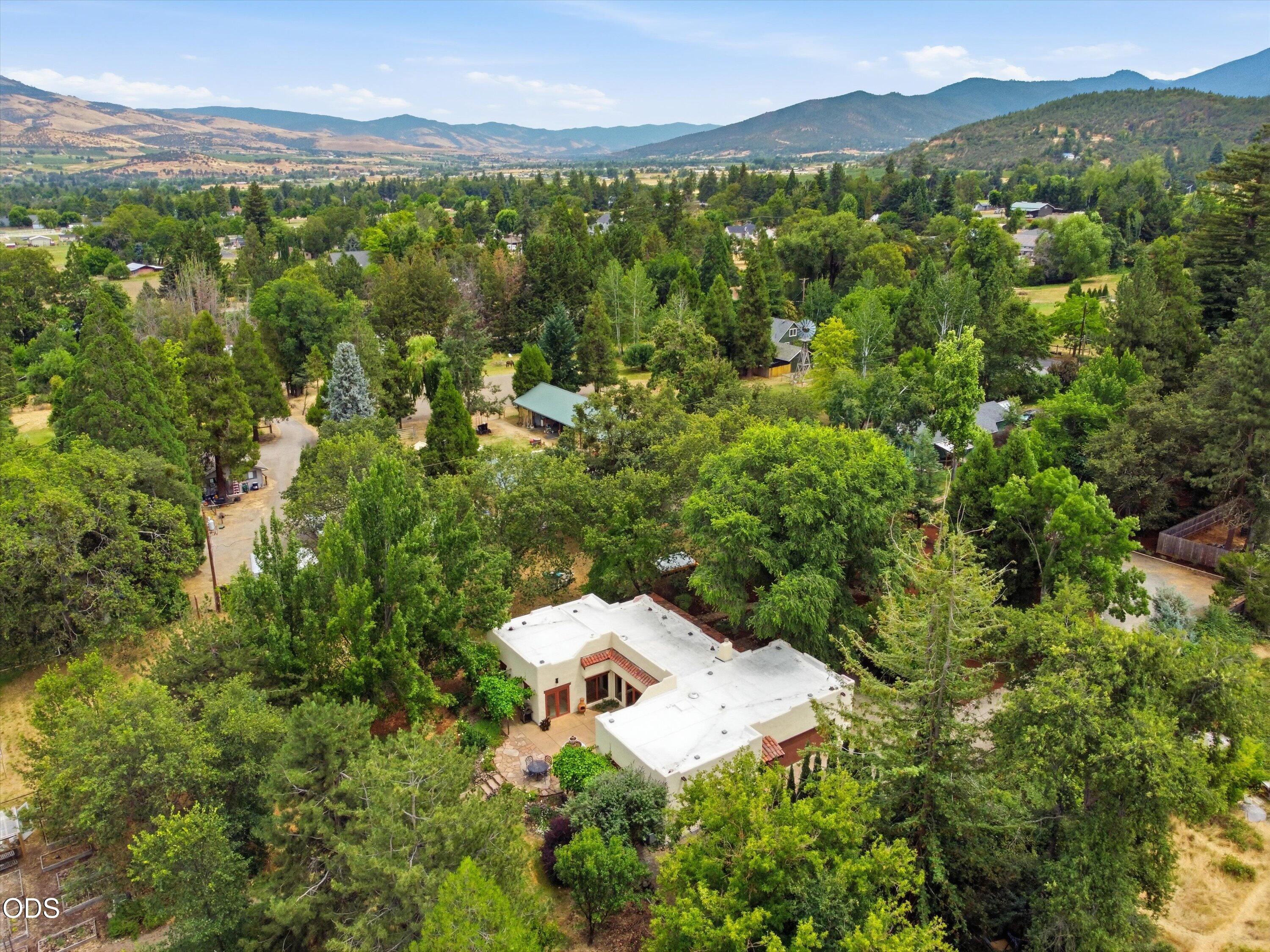 2298 Camp Baker Road Medford, OR 97501 - Photo 56 of 58