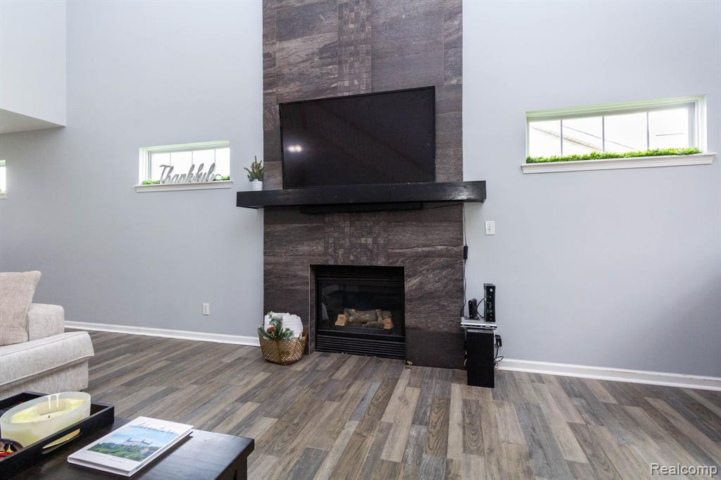 6075 Davison Road Burton, MI 48509 - Photo 6 of 23
