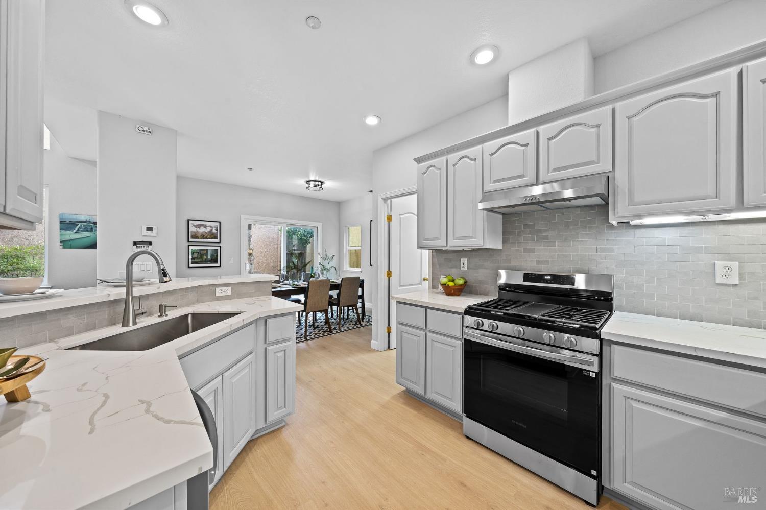 2042 Rummel Court Vacaville, CA 95688 - Photo 11 of 33