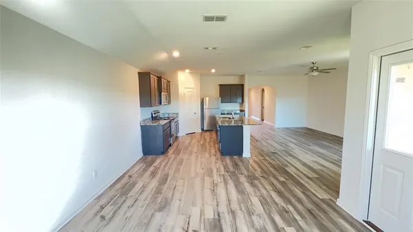$2,200 | 2037 Delta Downs Drive, Seagoville, TX 75159