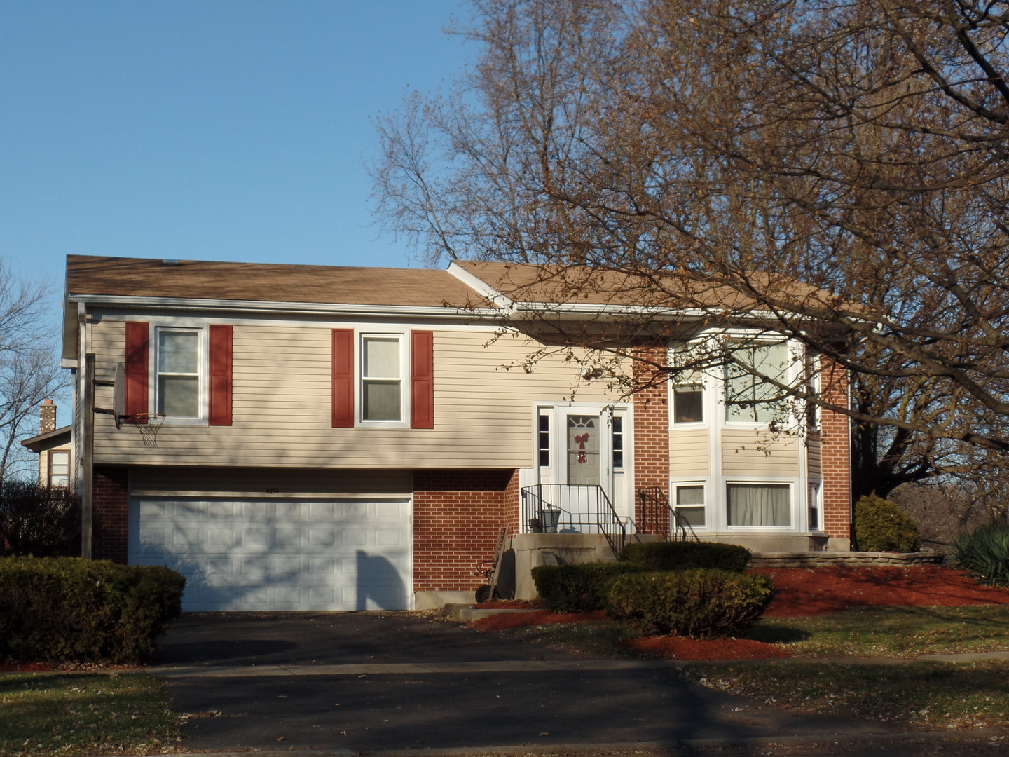 484 Rockhurst Road Bolingbrook, IL 60440 - Photo 1 of 34 a front view of a house