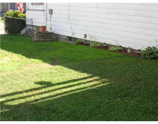 1014 11th Street McKees Rocks, PA 15136 - Photo 15 of 18 Yard/Garden.