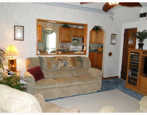 1014 11th Street McKees Rocks, PA 15136 - Photo 4 of 18 Living Room.