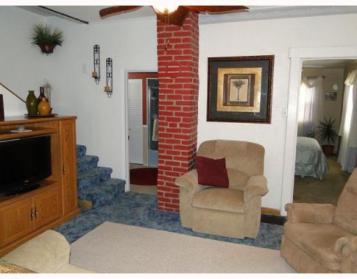 1014 11th Street McKees Rocks, PA 15136 - Photo 9 of 18 Living Room.