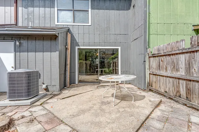 a view of a entrance door of the house