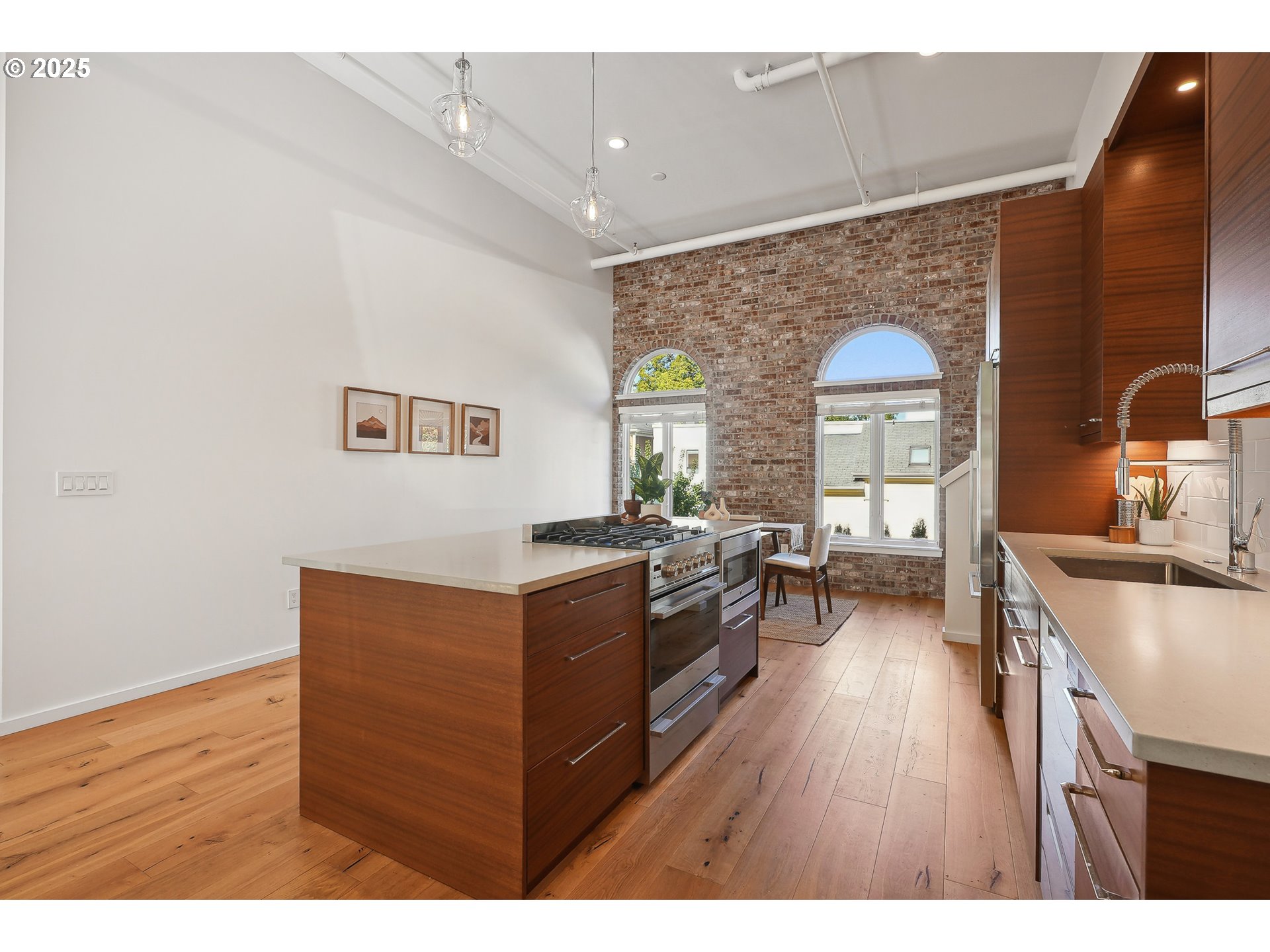 109 Southwest Gibbs Street Portland, OR 97239 - Photo 18 of 46 Gallery Image 18