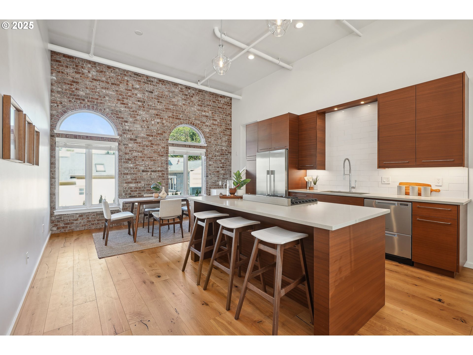109 Southwest Gibbs Street Portland, OR 97239 - Photo 21 of 46 Gallery Image 21