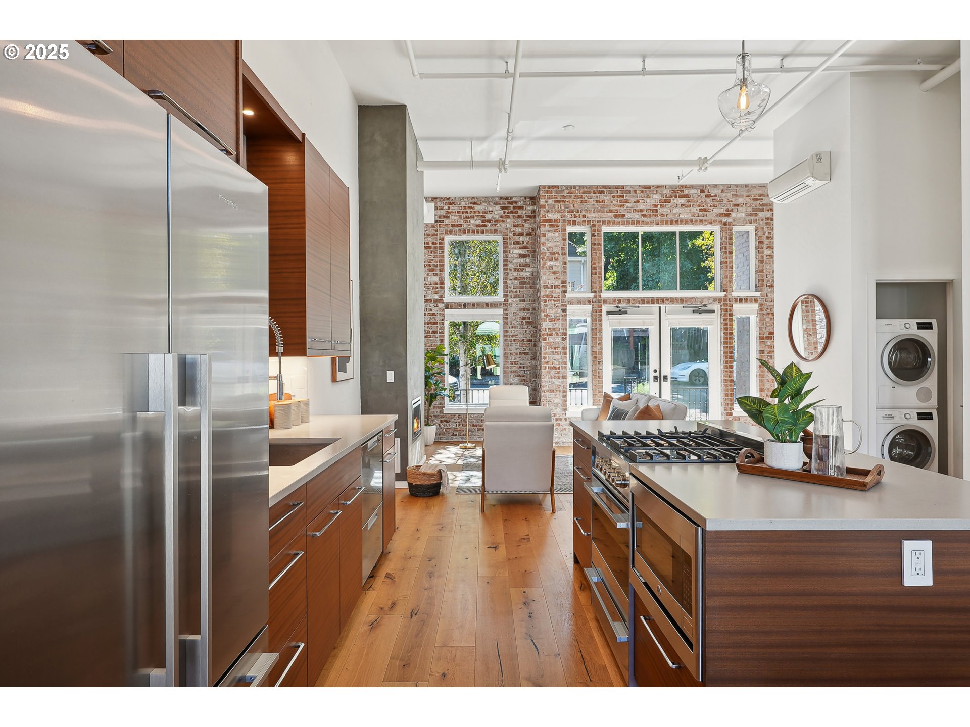 109 Southwest Gibbs Street Portland, OR 97239 - Photo 29 of 46 Gallery Image 29