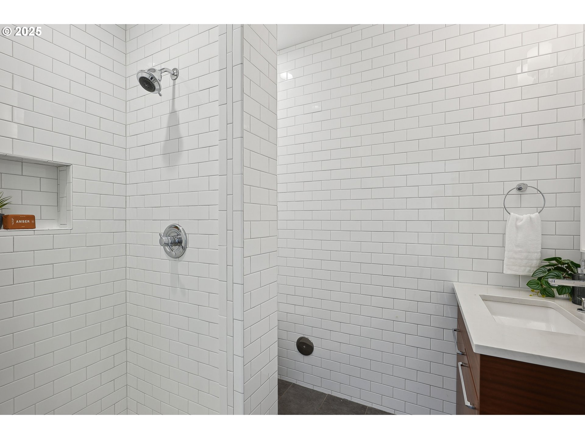 109 Southwest Gibbs Street Portland, OR 97239 - Photo 35 of 46 Gallery Image 35