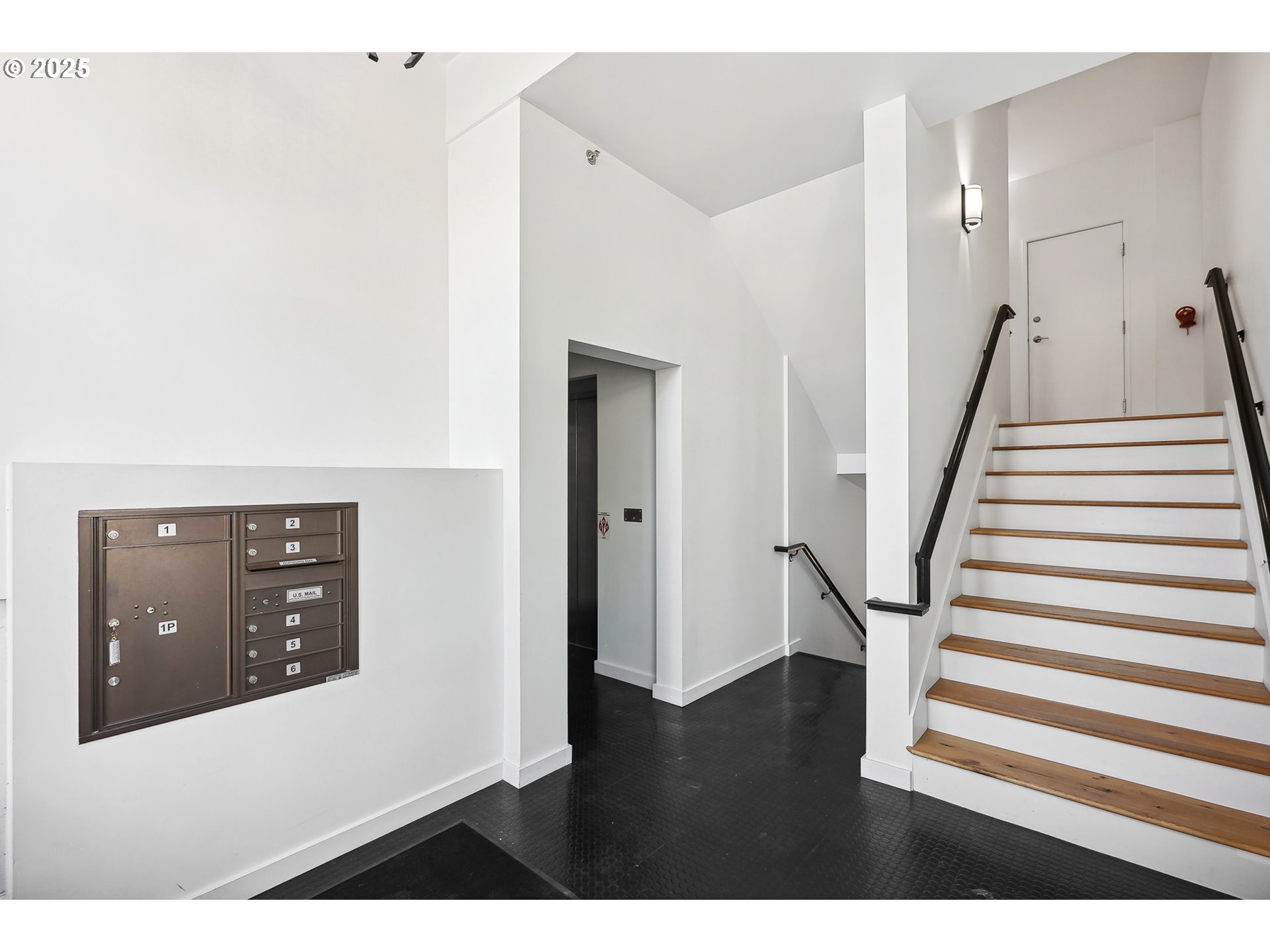 109 Southwest Gibbs Street Portland, OR 97239 - Photo 39 of 46 Gallery Image 39