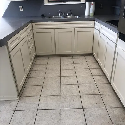 $2,000 | 124 East Vilbig Street, Irving, TX 75060