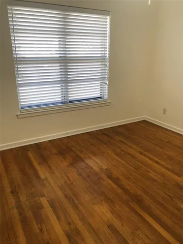 $2,000 | 124 East Vilbig Street, Irving, TX 75060