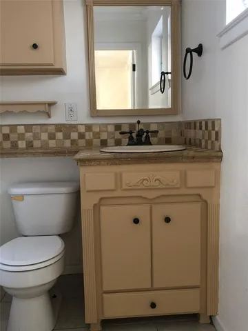 $2,000 | 124 East Vilbig Street, Irving, TX 75060