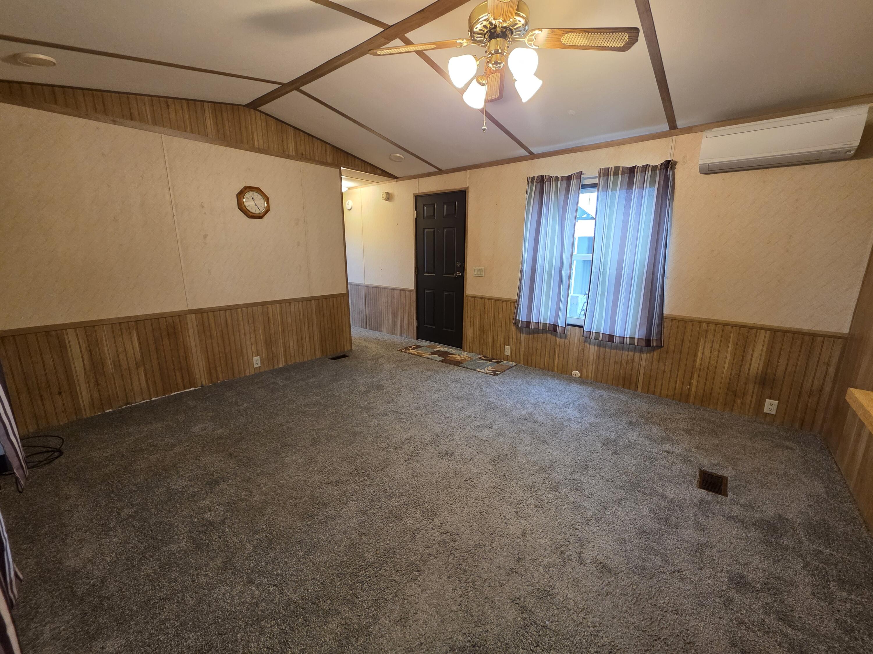 301 Freeman Road, Unit 30 Central Point, OR 97502 - Photo 9 of 26 a view of an empty room