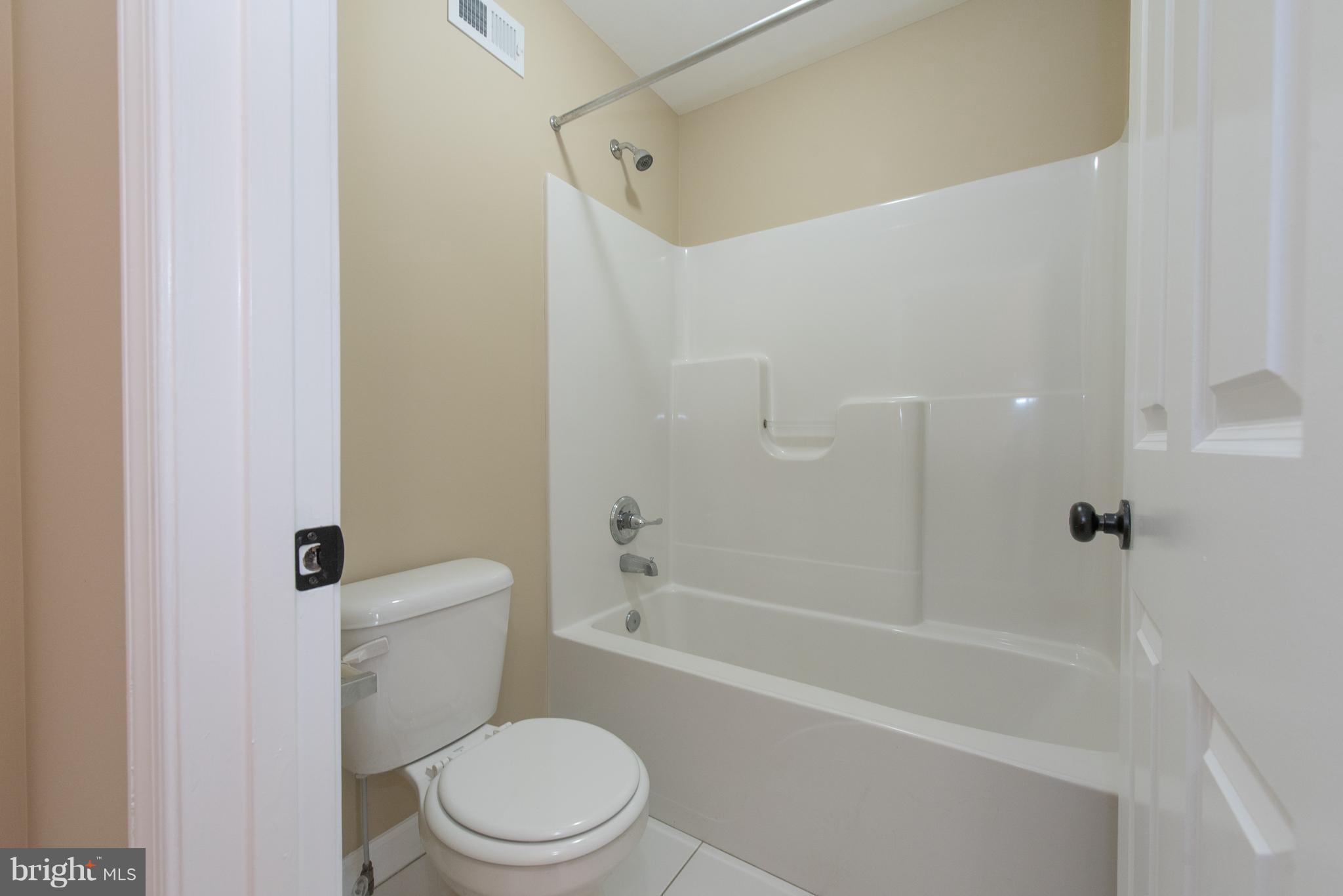 1013 Wampler Road Baltimore, MD 21220 - Photo 17 of 29 Bath (Master)
