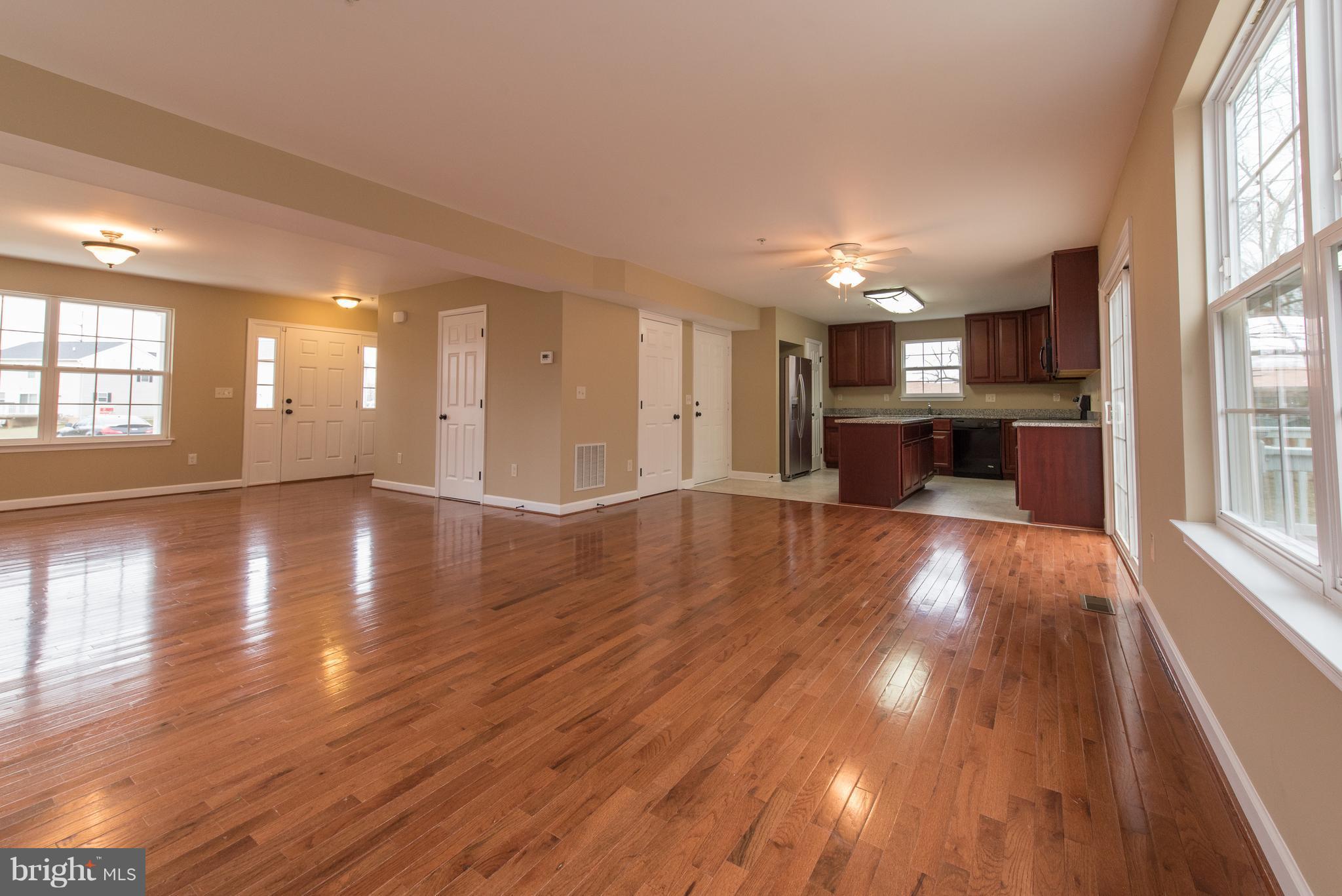 1013 Wampler Road Baltimore, MD 21220 - Photo 4 of 29 Dining Room