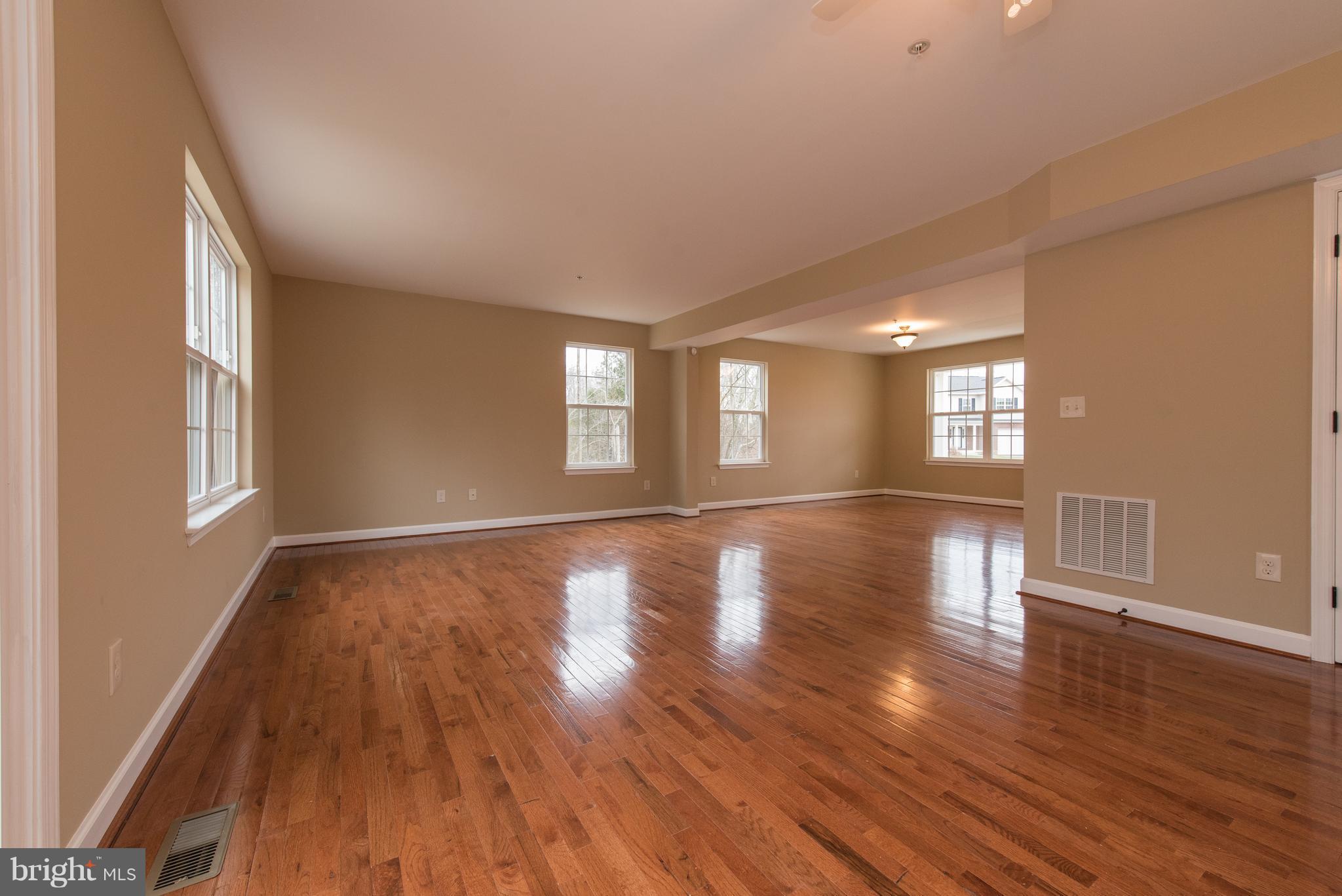 1013 Wampler Road Baltimore, MD 21220 - Photo 10 of 29 Dining Room