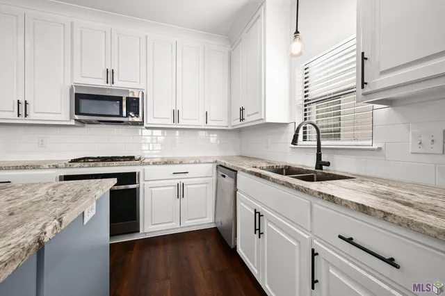 $2,200 | 10127 Grayton Drive, Baton Rouge, LA 70818